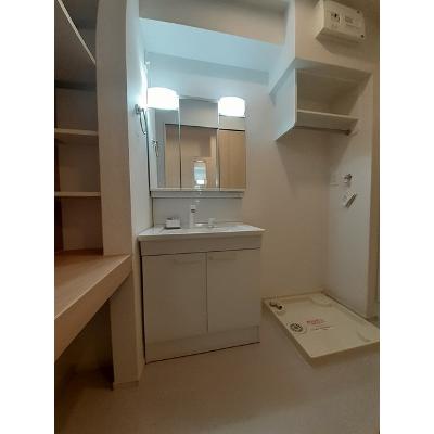 花月 101【管理NO：1-025043501-01010】 ★家具家電は申し込み後に搬入します 2026年07月下旬入居可能の物件写真6