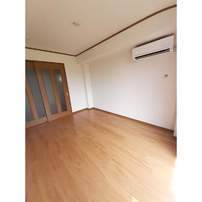 フォーエバーサニー 102【管理NO：1-011761201-01020】 ★家具家電は申し込み後に搬入します★の物件写真2