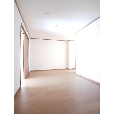 ニューピアパレス 102【管理NO：1-007979601-01020】 ★家具家電は申し込み後に搬入しますの物件写真2