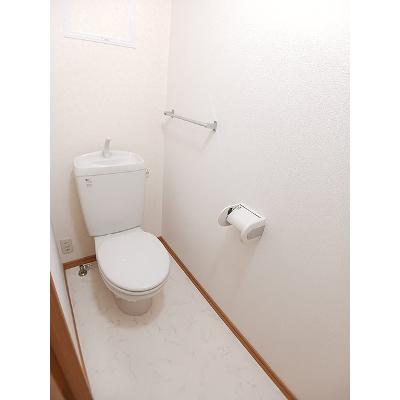 エントランス　弐番館 203【管理NO：1-013423702-02030】 ★家具家電は申し込み後に搬入します★の物件写真5