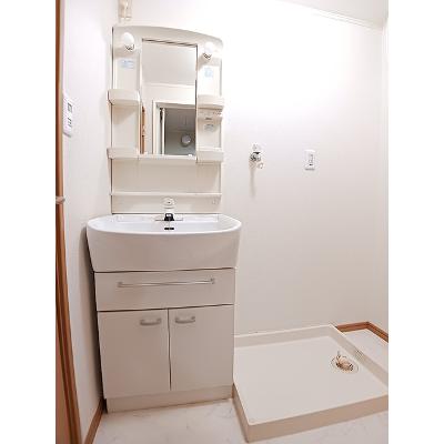 エントランス　弐番館 203【管理NO：1-013423702-02030】 ★家具家電は申し込み後に搬入します★の物件写真6