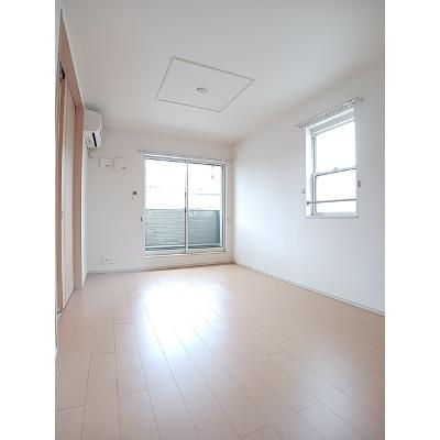 カーサ　フェリーチェⅢ 201【管理NO：1-018066203-02010】 ★家具家電は申し込み後に搬入します★の物件写真2