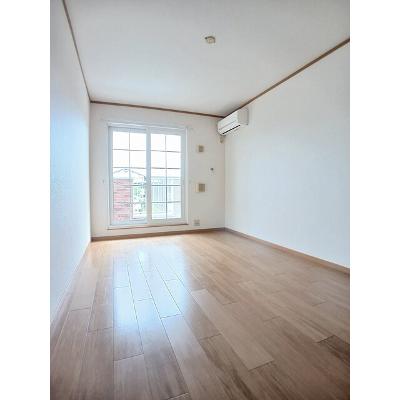 アルハンブラ二番館 203【管理NO：1-013005702-02030】 ★家具家電は申し込み後に搬入しますの物件写真2