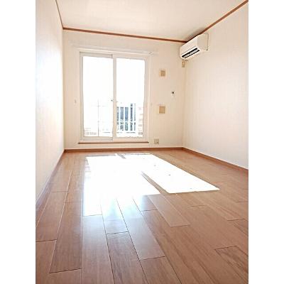 アルハンブラ一番館 203【管理NO：1-013005701-02030】 ★家具家電は申し込み後に搬入しますの物件写真2
