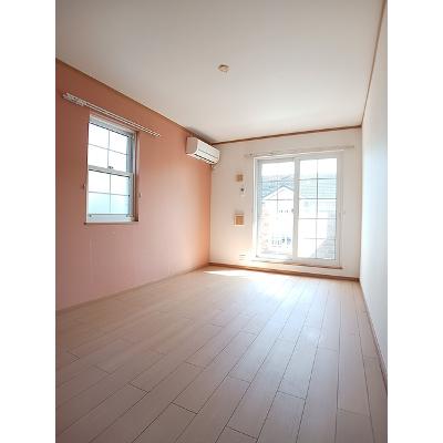 アルハンブラ一番館 201【管理NO：1-013005701-02010】 ★家具家電は申し込み後に搬入します★の物件写真2