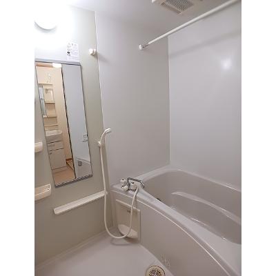 アルハンブラ一番館 201【管理NO：1-013005701-02010】 ★家具家電は申し込み後に搬入します★の物件写真4
