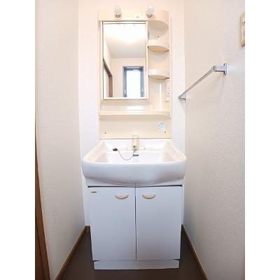 グランデファジョリーノ 105【管理NO：1-011564801-01050】 ★家具家電は申し込み後に搬入します★の物件写真6