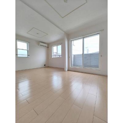 サン・スカイＭ　Ⅱ 201【管理NO：1-017377402-02010】 ★家具家電は申し込み後に搬入しますの物件写真2