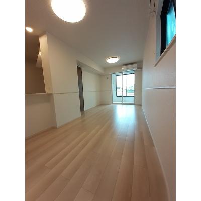 シーズン　ＨＲ 101【管理NO：1-026784601-01010】 ★家具家電は申し込み後に搬入しますの物件写真2