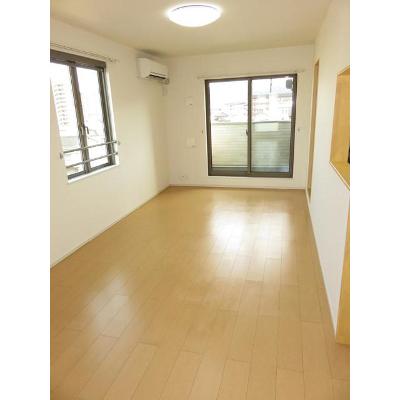 エル　アヴェニール 301【管理NO：1-021044101-03010】 ★家具家電は申し込み後に搬入しますの物件写真2