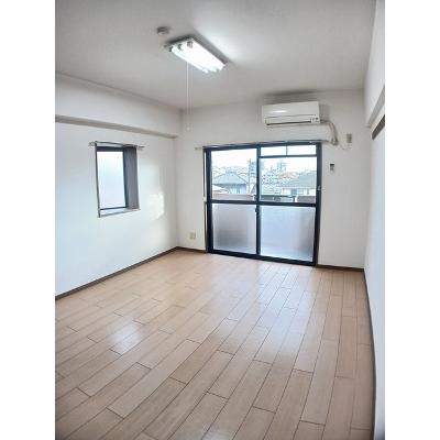 シェーンドルフ中津留 301【管理NO：1-009788101-03010】 ★家具家電は申し込み後に搬入しますの物件写真2