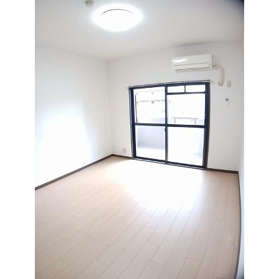 ＢＬＵＥ　ＳＫＹ　鴻川 206【管理NO：1-007951801-02050】 ★家具家電は申し込み後に搬入しますの物件写真2