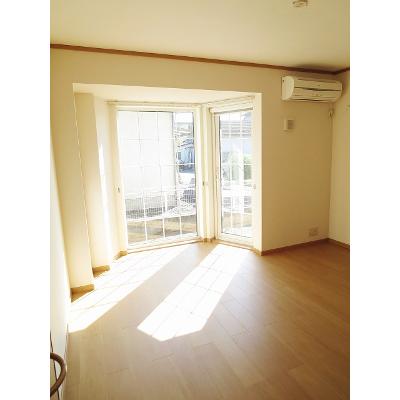 ストローガーデン 102【管理NO：1-013108401-01020】 ★家具家電は申し込み後に搬入します 2026年08月中旬入居可能の物件写真2