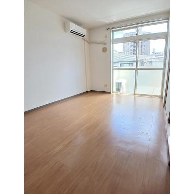 メゾン辻 203【管理NO：1-005046401-02030】 ★家具家電は申し込み後に搬入します★の物件写真2