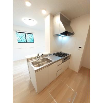 リラ　クオーレ 103【管理NO：1-026974001-01030】 ★家具家電は申し込み後に搬入します★の物件写真3