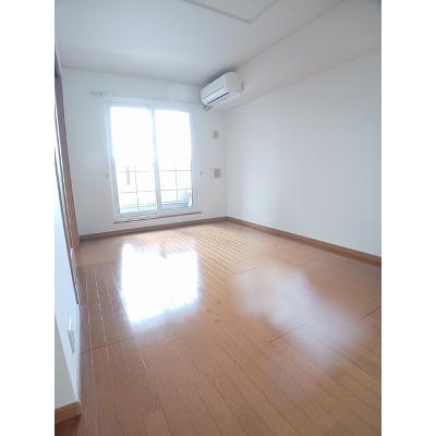 プラシードＢ 203【管理NO：1-013895402-02030】 ★家具家電は申し込み後に搬入しますの物件写真2