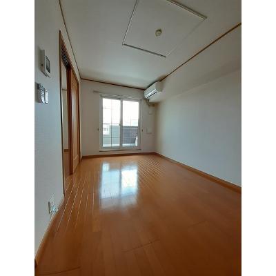 エストレーブ里　Ⅱ 203【管理NO：1-013616201-02030】 ★家具家電は申し込み後に搬入します 2026年08月上旬入居可能の物件写真2