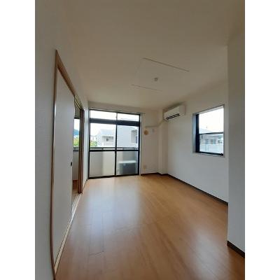 フローラＡ 202【管理NO：1-007576801-02020】 ★家具家電は申し込み後に搬入しますの物件写真2