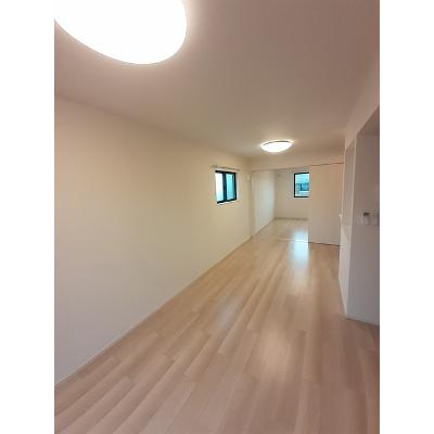 スイートラズベリー 201【管理NO：1-027622501-02010】 ★家具家電は申し込み後に搬入しますの物件写真2