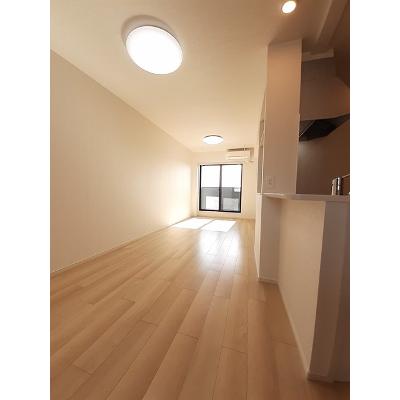アンバーテラス　Ⅲ 203【管理NO：1-026939703-02030】 ★家具家電は申し込み後に搬入しますの物件写真2