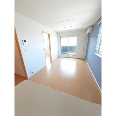 シルク 201【管理NO：1-020071801-02010】 ★家具家電は申し込み後に搬入します★の物件写真2