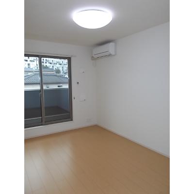 コリーヌＣ 203【管理NO：1-019507601-02030】 ★家具家電は申し込み後に搬入しますの物件写真2