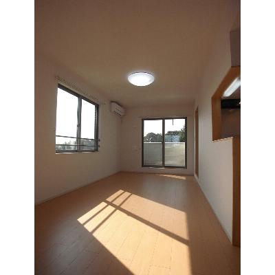 サンシャイン三ノ宮 301【管理NO：1-018337001-03010】 ★家具家電は申し込み後に搬入しますの物件写真2
