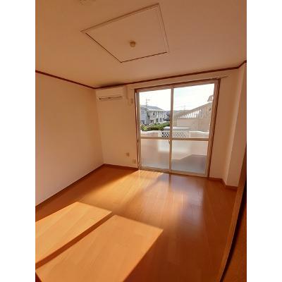 カーサ・ソレアード 102【管理NO：1-010487801-01020】 ★家具家電は申し込み後に搬入しますの物件写真2
