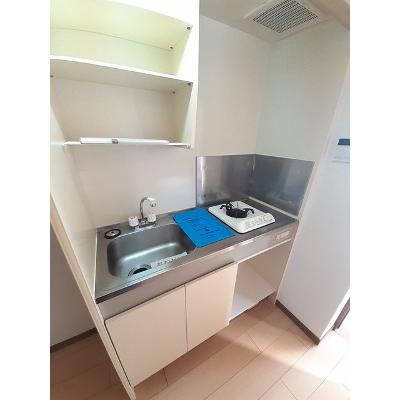 エクレール 302【管理NO：1-010164901-03020】 ★家具家電は申し込み後に搬入します★の物件写真3