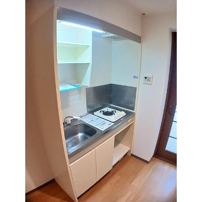 エクレール 202【管理NO：1-010164901-02020】 ★家具家電は申し込み後に搬入します★の物件写真3