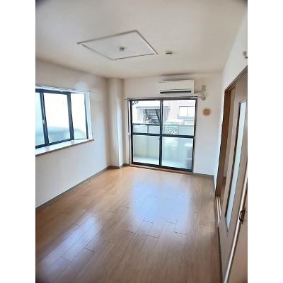 レジデンスビバⅡ 102【管理NO：1-007306002-01020】 ★家具家電は申し込み後に搬入しますの物件写真2