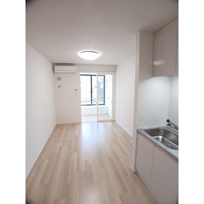 クロシェット 103【管理NO：1-027943401-01030】 ★家具家電は申し込み後に搬入しますの物件写真2