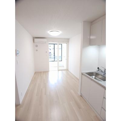 クロシェット 102【管理NO：1-027943401-01020】 ★家具家電は申し込み後に搬入しますの物件写真2