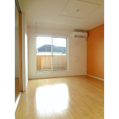 ソレイユⅤ 201【管理NO：1-023184401-02010】 ★家具家電は申し込み後に搬入します★の物件写真2