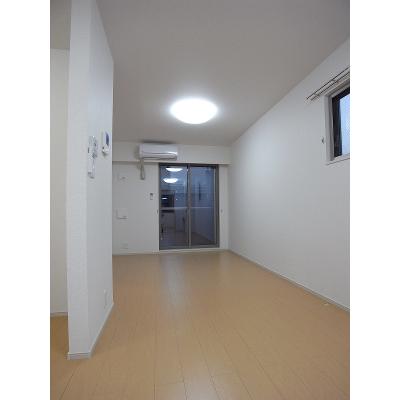 サンリット三ノ宮 101【管理NO：1-020395001-01010】 ★家具家電は申し込み後に搬入します★の物件写真2