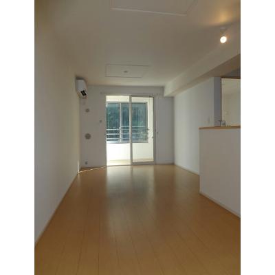ラフレシールⅤ 103【管理NO：1-018759801-01030】 ★家具家電は申し込み後に搬入します★の物件写真2