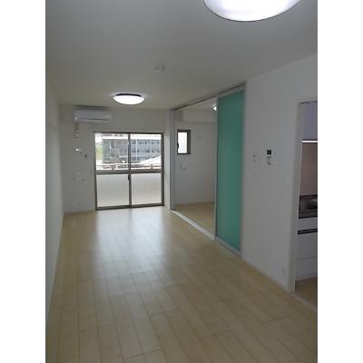 グランシャリオ 303【管理NO：1-018493801-03030】 ★家具家電は申し込み後に搬入しますの物件写真2
