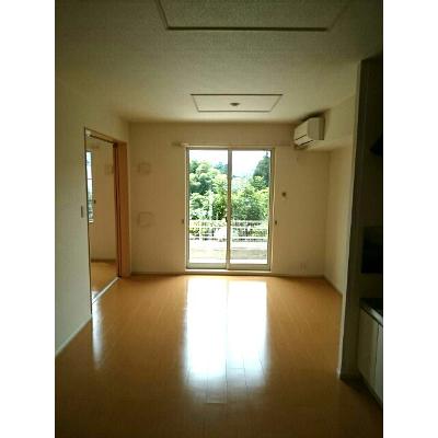 ラフレシール 103【管理NO：1-017098401-01030】 ★家具家電は申し込み後に搬入しますの物件写真2