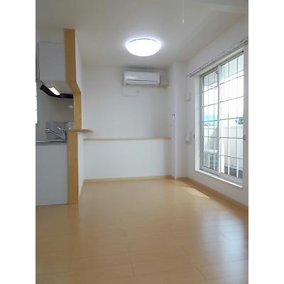 ソレイユＧＥＮ　Ⅲ 202【管理NO：1-016947401-02020】 ★家具家電は申し込み後に搬入しますの物件写真2