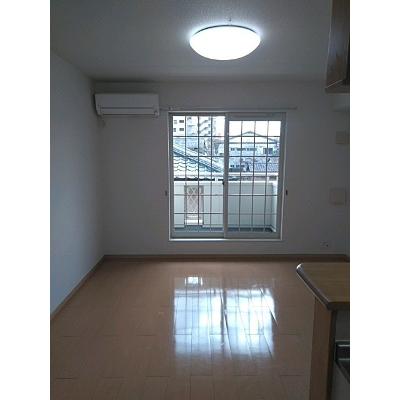 サザンクロス 203【管理NO：1-016205501-02030】 ★家具家電は申し込み後に搬入します★の物件写真2