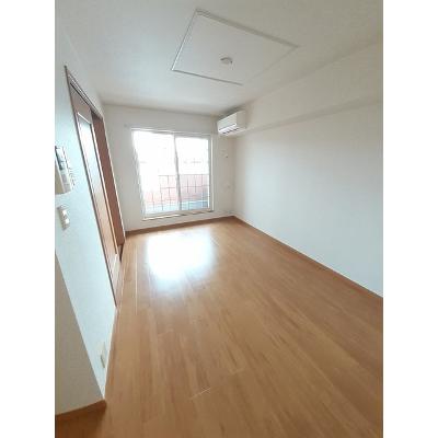 メゾンドデリエール 203【管理NO：1-014015501-02030】 ★家具家電は申し込み後に搬入しますの物件写真2