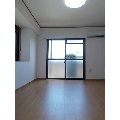 アヴァンティ 101【管理NO：1-012369301-01010】 ★家具家電は申し込み後に搬入します★の物件写真2