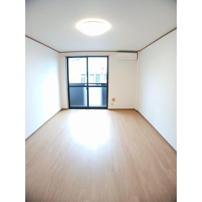 エレガンテ 105【管理NO：1-012313901-01040】 ★家具家電は申し込み後に搬入しますの物件写真2