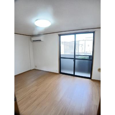 ラフレシール 103【管理NO：1-012014701-01030】 ★家具家電は申し込み後に搬入しますの物件写真2