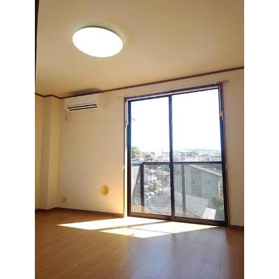 アウロ－ラ０２Ｊ 201【管理NO：1-010986101-02010】 ★家具家電は申し込み後に搬入しますの物件写真2