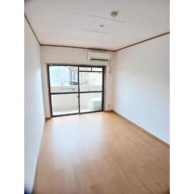 シャルム 202【管理NO：1-005243001-02020】 ★家具家電は申し込み後に搬入しますの物件写真2