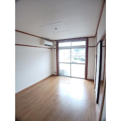 神山ハイツⅤ 205【管理NO：1-001662002-02040】 ★家具家電は申し込み後に搬入しますの物件写真2