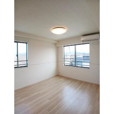 アバンツァートⅠ 201【管理NO：1-027251401-02010】 ★家具家電は申し込み後に搬入します★の物件写真2