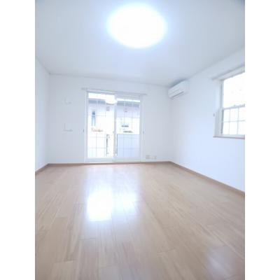 レイク　グリーン 105【管理NO：1-013734101-01040】 ★家具家電は申し込み後に搬入しますの物件写真2