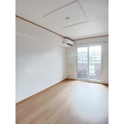 グリーンヴィレッジ 102【管理NO：1-013449101-01020】 ★家具家電は申し込み後に搬入します★の物件写真2